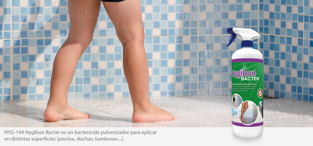 Bonet BEHQ En la piscina solo agua
