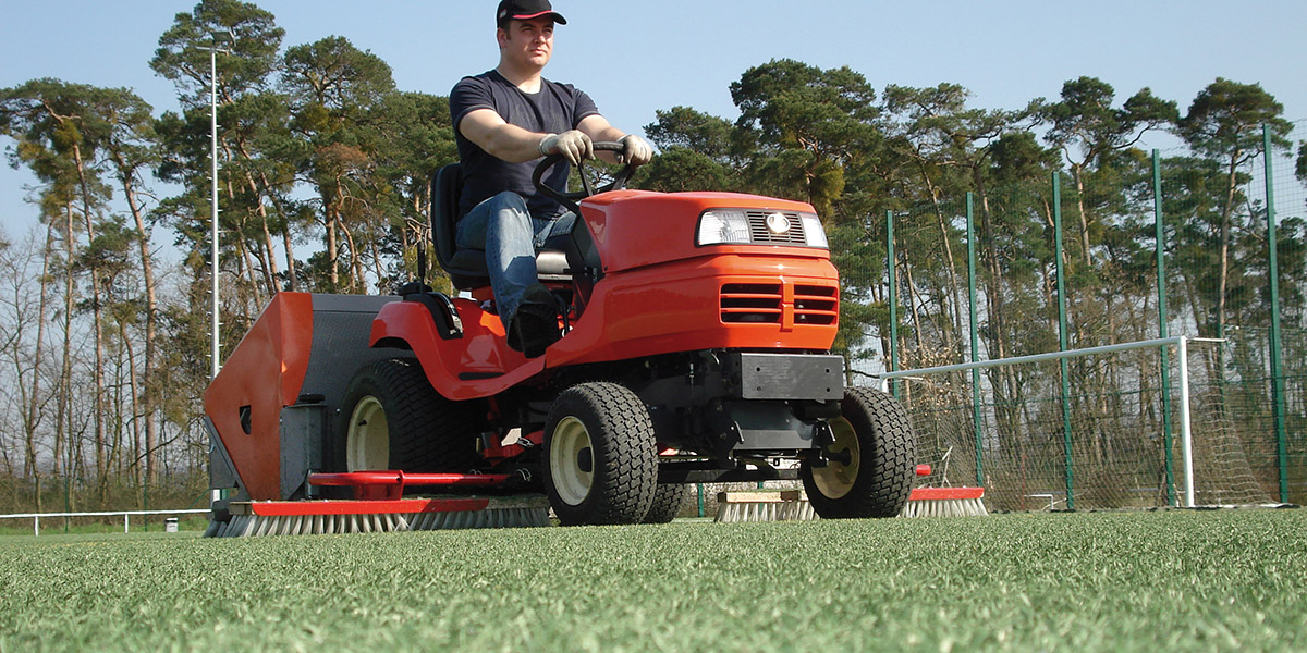 innovación mantenimiento hierba artificial Eyeturf 02